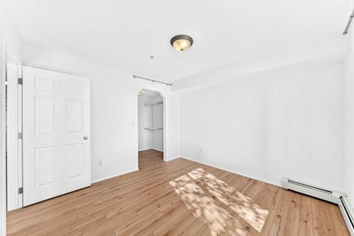 9205-70 Panamount Drive Nw, Calgary, AB - Indoor Photo Showing Other Room