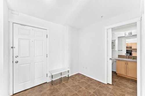 9205-70 Panamount Drive Nw, Calgary, AB - Indoor Photo Showing Other Room