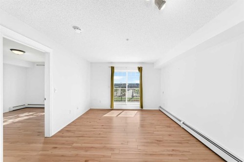 9205-70 Panamount Drive Nw, Calgary, AB - Indoor Photo Showing Other Room