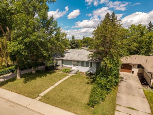 4524 26 Avenue Sw, Calgary, AB 