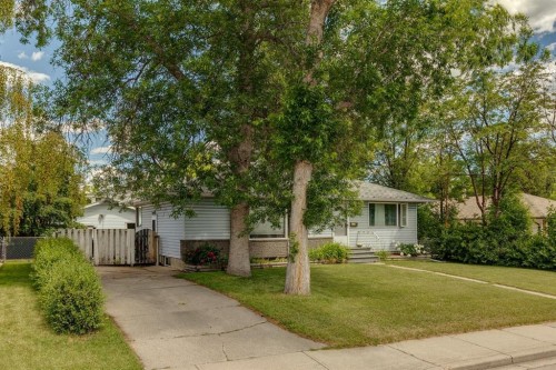 4524 26 Avenue Sw, Calgary, AB 
