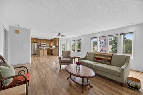 5418 43 Street, Olds, AB - Indoor Photo Showing Living Room