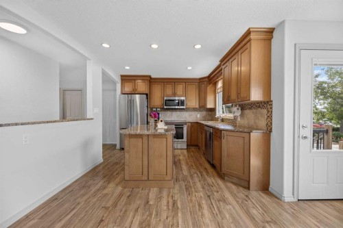 5418 43 Street, Olds, AB - Indoor Photo Showing Kitchen