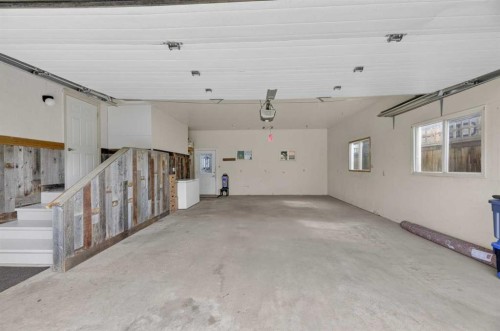 5418 43 Street, Olds, AB - Indoor Photo Showing Garage