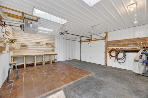 5418 43 Street, Olds, AB - Indoor Photo Showing Garage