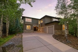 62 Posthill Drive SW Calgary, AB T3M 0A8
