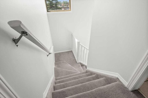 168 153 Avenue Se, Calgary, AB - Indoor Photo Showing Other Room