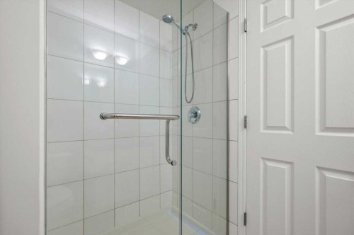 168 153 Avenue Se, Calgary, AB - Indoor Photo Showing Bathroom