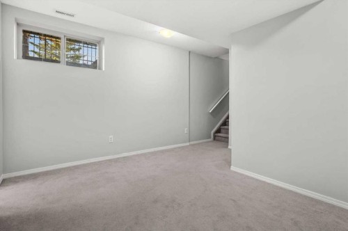 168 153 Avenue Se, Calgary, AB - Indoor Photo Showing Other Room