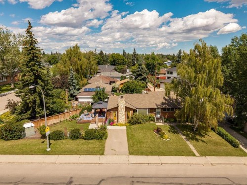 4528 26 Avenue Sw, Calgary, AB 