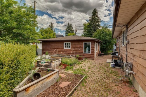 4528 26 Avenue Sw, Calgary, AB 