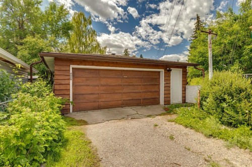 4528 26 Avenue Sw, Calgary, AB 