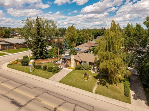 4528 26 Avenue Sw, Calgary, AB 