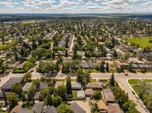 4528 26 Avenue Sw, Calgary, AB 