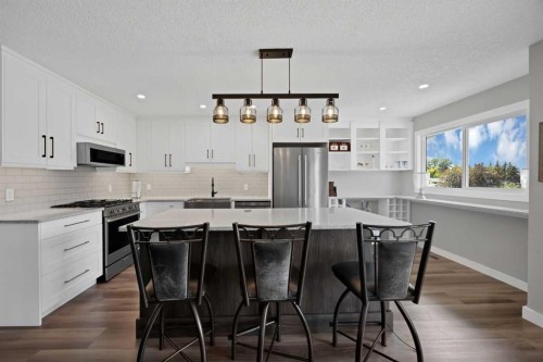 4 Richards Crescent, Olds, AB - Indoor Photo Showing Kitchen With Upgraded Kitchen