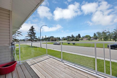 4 Richards Crescent, Olds, AB - Outdoor