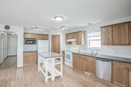 23 Prestwick Cove Se, Calgary, AB 