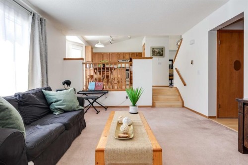 23 Sandalwood Close Nw, Calgary, AB 