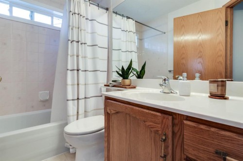 23 Sandalwood Close Nw, Calgary, AB 