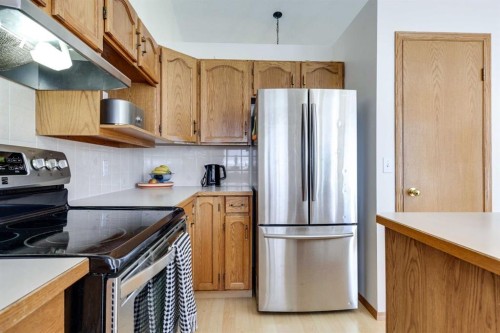 23 Sandalwood Close Nw, Calgary, AB 