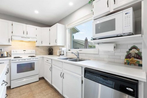 95 Riverbrook Road Se, Calgary, AB 