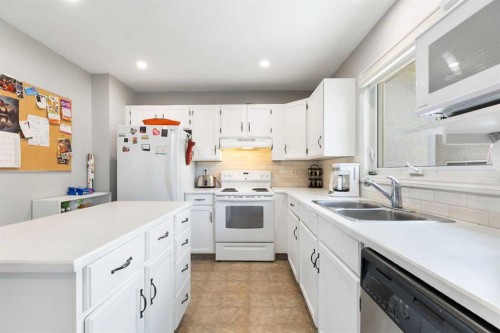 95 Riverbrook Road Se, Calgary, AB 
