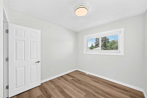 2016 46 Street Se, Calgary, AB - Indoor Photo Showing Other Room