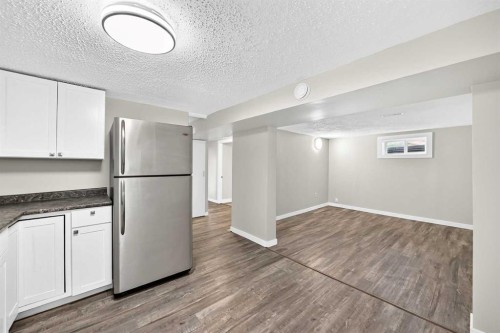 2016 46 Street Se, Calgary, AB - Indoor
