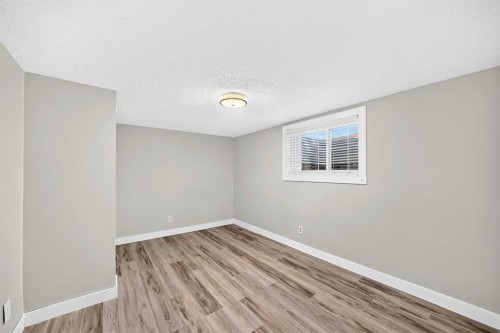 2016 46 Street Se, Calgary, AB - Indoor Photo Showing Other Room
