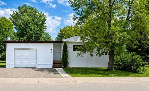 269 Big Springs Drive SE Airdrie, AB T4A 1C4