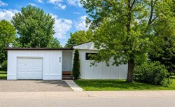 269 Big Springs Drive SEAirdrie, AB T4A 1C4
