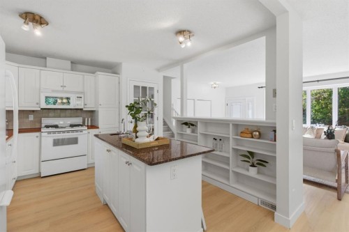 680 Deer Park Way Se, Calgary, AB 