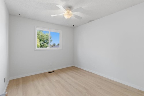 680 Deer Park Way Se, Calgary, AB 