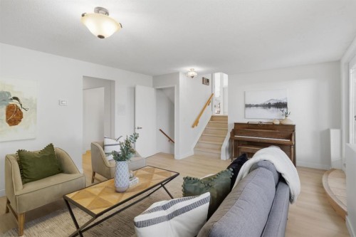 680 Deer Park Way Se, Calgary, AB 