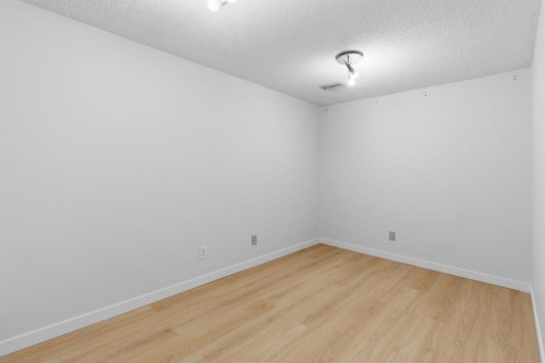 680 Deer Park Way Se, Calgary, AB 