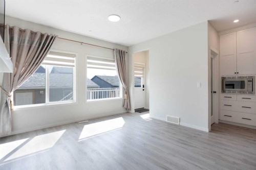 112 Lucas Street Nw, Calgary, AB - Indoor