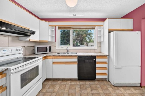 7108 Silverview Road Nw, Calgary, AB 