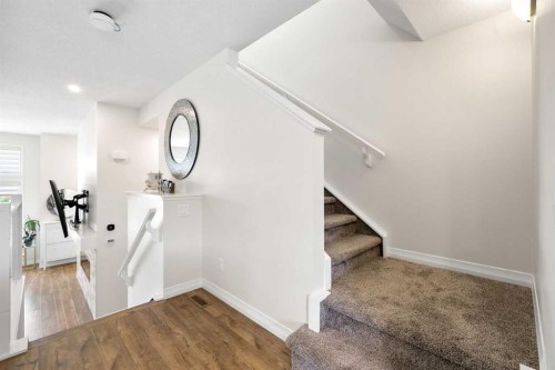 31 Magnolia Grove Se, Calgary, AB - Indoor Photo Showing Other Room