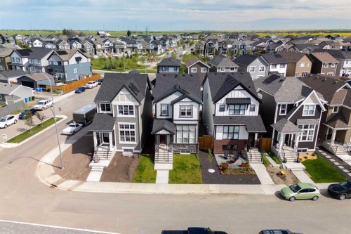 31 Magnolia Grove Se, Calgary, AB - Outdoor With Facade