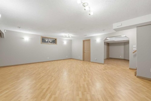 137 Evanscove Circle Nw, Calgary, AB 