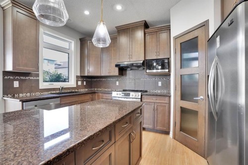117 Hawkmere Place, Chestermere, AB - Indoor Photo Showing Kitchen