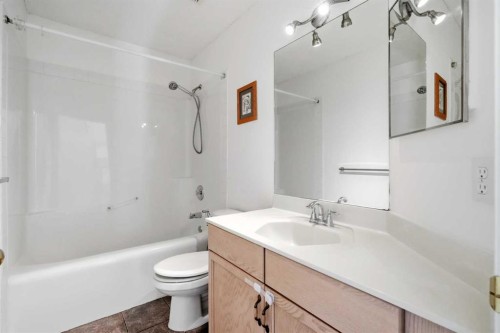 66 Arbour Wood Mews Nw, Calgary, AB - Indoor Photo Showing Bathroom