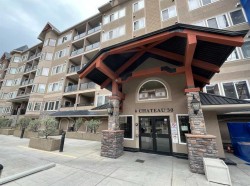 305-30 Discovery Ridge Close SW Calgary, AB T3H 4Y3