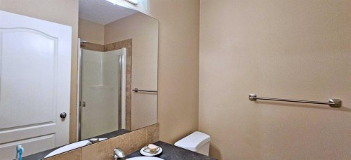 305-30 Discovery Ridge Close Sw, Calgary, AB - Indoor Photo Showing Bathroom