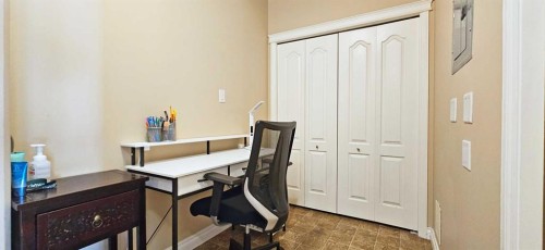 305-30 Discovery Ridge Close Sw, Calgary, AB - Indoor Photo Showing Other Room