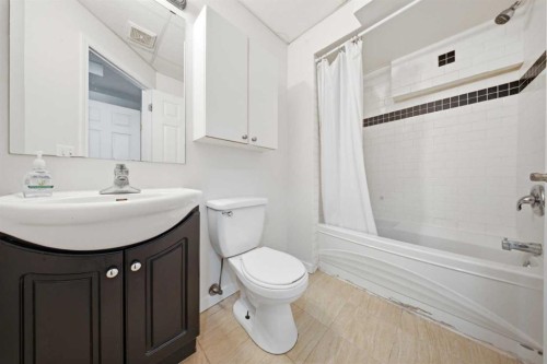 33 Martin Crossing Green Ne, Calgary, AB - Indoor Photo Showing Bathroom