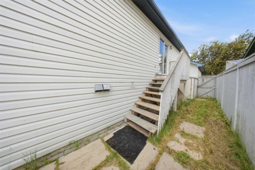 33 Martin Crossing Green Ne, Calgary, AB - Outdoor With Exterior