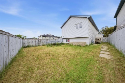 33 Martin Crossing Green Ne, Calgary, AB - Outdoor