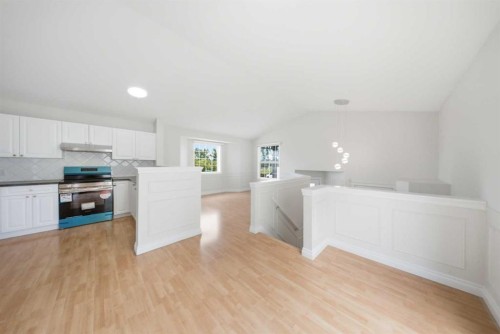 33 Martin Crossing Green Ne, Calgary, AB - Indoor Photo Showing Kitchen