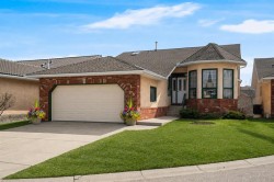 58 Evergreen Bay SW Calgary, AB T2Y 3E9